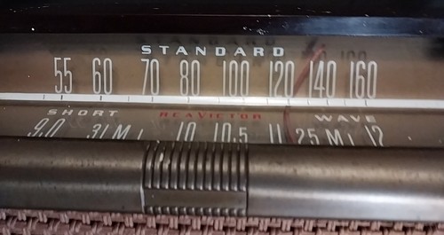 Vintage RCA Victor Model 66X1 Bakelite Short Wave Standard Table Radio Working!! - Picture 6 of 22
