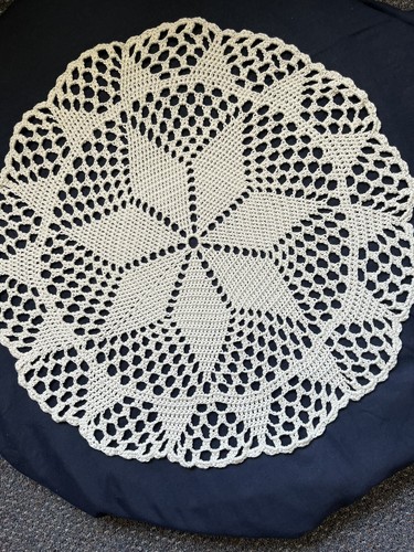 crochet doilies - Picture 5 of 6