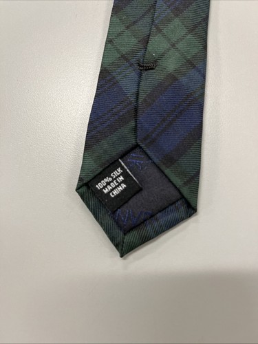 JOS A BANK Executive 100% Silk Necktie Forest Green Navy Plaid 60.5”x 3.25” - Picture 4 of 5