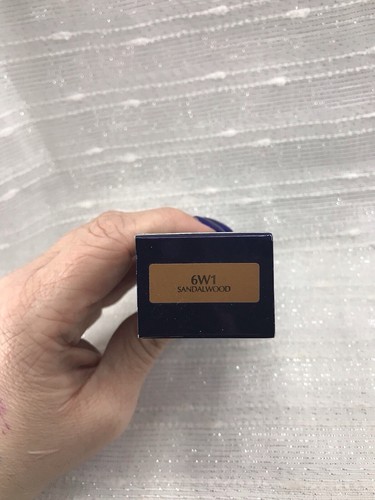 Estee Lauder Futurist Skin Tint Serum SPF 20 (1fl.oz/30ml) 6W1 SANDALWOOD - Picture 4 of 9