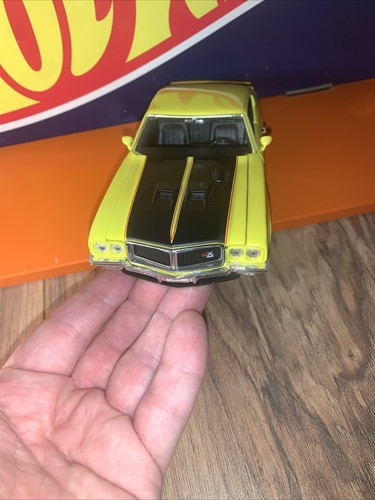1970 Buick GSX, Yellow/black Welly 1:24 scale Die-cast Model RARE FIND - Picture 2 of 9