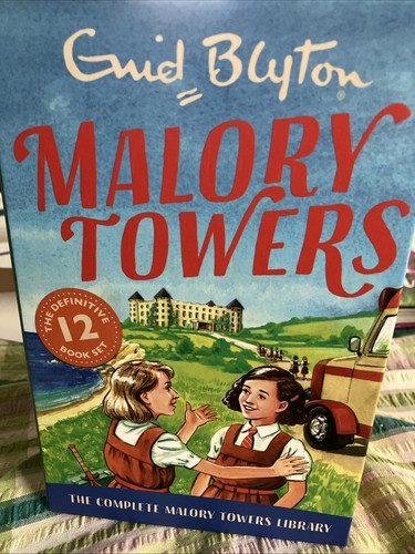 Mallory Towers Boxed Set Enid Blyton - Picture 2 of 5