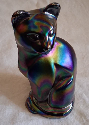 VTG Fenton Stylized Iridescent Carnival Art Glass 5 1/4” Sitting Cat Figurine
