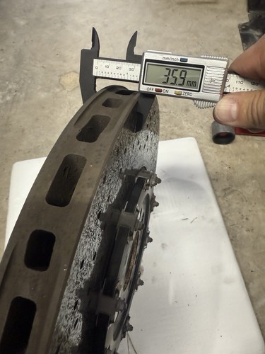2015-2019 BREMBO GIULIA BREMBO CARBON ROTOR 50546510 Used OEM - Picture 8 of 8