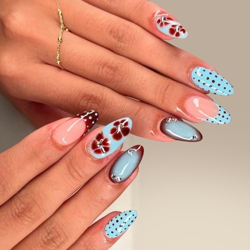 24Pieces Blue Dot Design Press On Nail With Sparkling Beads Artificial Nail - Picture 6 of 8