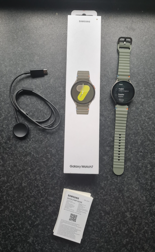 Samsung Galaxy Watch7 44 mm - LTE + Wi-Fi + GPS - verde oliva - Foto 7 di 16