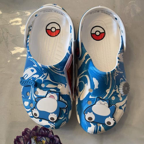 Crocs x Pokemon Snorlax blau weiß klassische Clogs bequeme Schuhe Größe Damen 8 NEU - Bild 2 von 10