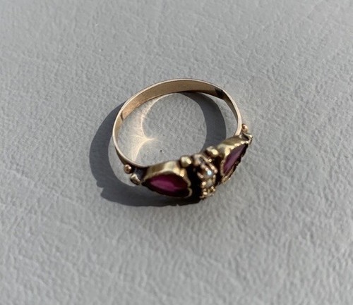 Antique 9k-10k Scalloped Gold Double Hearts Ruby Paste Ring Seed Pearls Bezel - Picture 7 of 24