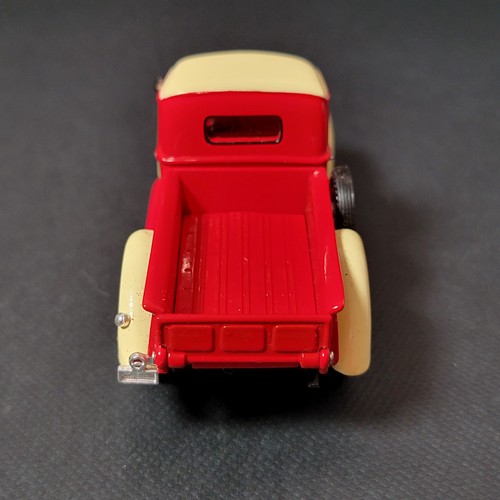 EUC Mattel Matchbox Collectibles Coca-Cola 1940 Ford Pickup 1:43 Scale - Picture 4 of 8