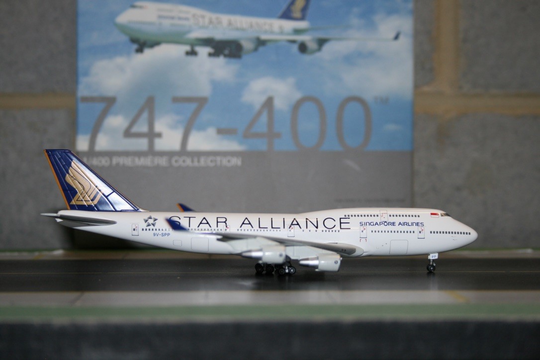 Dragon Wings 1 400 Singapore Airlines Boeing 747-400 9V-SPP Star Alliance 55762 Dragon Wings 1 400 Singapore Airlines Boeing 747-400 9V-SPP Star Alliance 55762