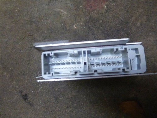 2005 HYUNDAI GETZ 3 Dr TB Mk1 Air Bag ECU 95910-1C100, Not Crashed - Picture 3 of 3