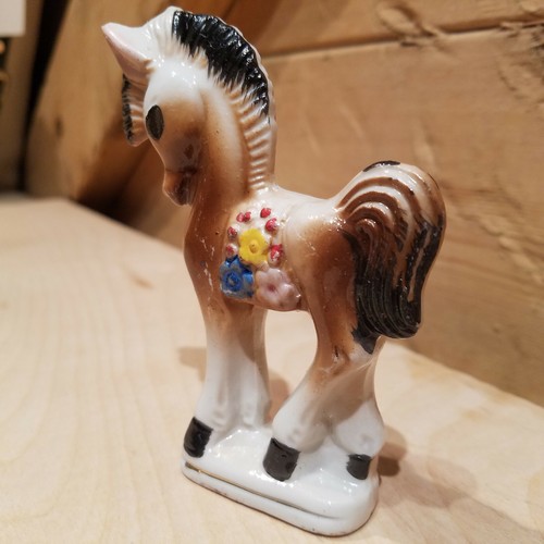 Statuina ceramica cavallo bambino pony cartone animato Ish dipinta 3 3/4" vintage - fienile swanky - Foto 5 di 12