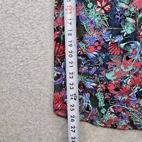 Lularoe Women's Medium FLoral Prints 3/4 Blouse NWT. - Picture 10 of 15
