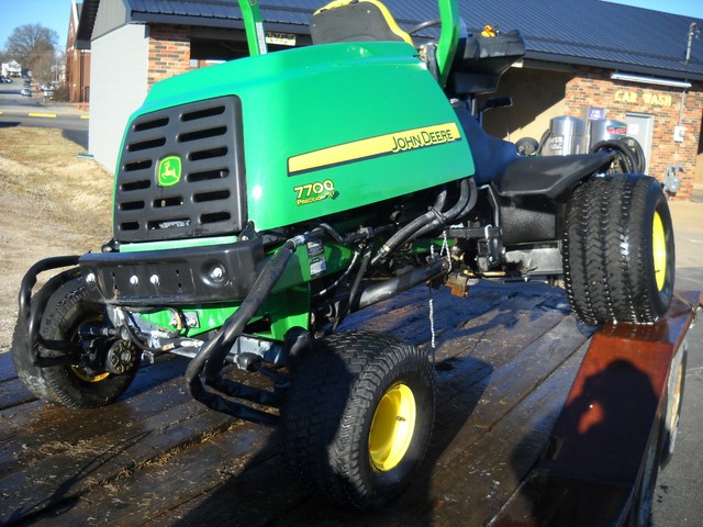 John Deere PrecisionCut 7700 Fairway Mower John Deere PrecisionCut 7700 Fairway Mower