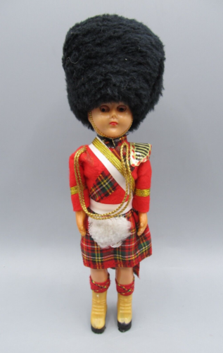 "Muñeca vintage escocesa Escocia inglesa Beefeater tartán falda escocesa ojos abiertos/cerrados 8" - Imagen 1 de 10
