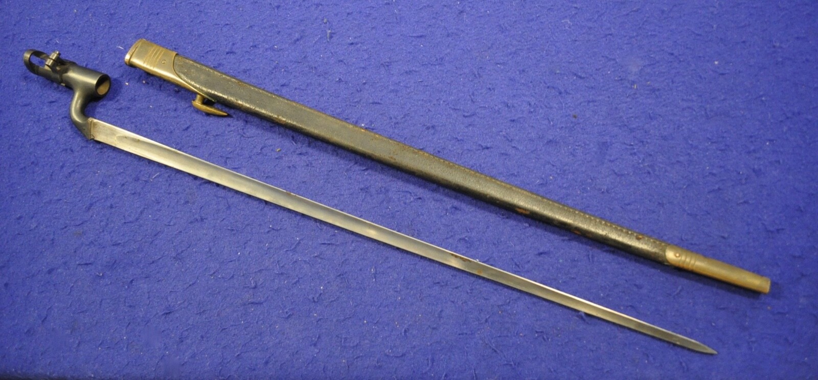 Image 1 - SUPERB ORIGINAL BRITISH 1876/95 MARTINI ENFIELD .303 RIFLE BAYONET & SCABBARD