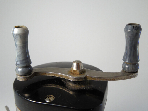 Vintage Ocean City No. 81 Level Wind Casting Fishing Reel - Picture 6 of 7