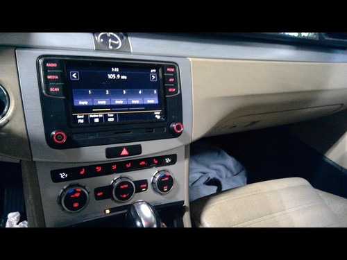 2013 CC VOLKS 3 Rear Headrests 1618086 - Picture 8 of 12