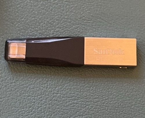 29.7GB lightning/usb flash memory drive for iPhone and iPad