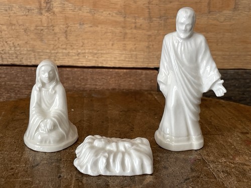 VTG 18 Pcs Glazed Ceramic Nativity Set White Antique Gloss Figurines & Stable - Picture 4 of 22