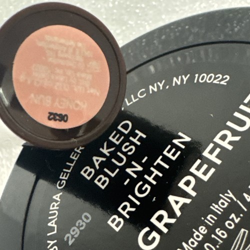 Laura Geller Baked BLUSH N BRIGHTEN PINK GRAPEFRUIT 4.5g & Honey Bun Lipstick - Picture 8 of 8
