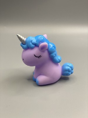 Quetschbares Einhorn Spielzeug Lavendelblau mit Spirale Silberhorn