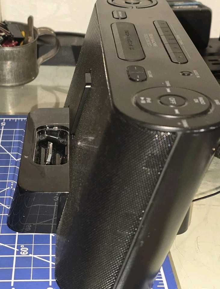 Vintage ~ Sony Dream ~ Machine ICF-CS10iP iPod iPhone 30 pin Dock AM/FM, Black - Image 2 of 4