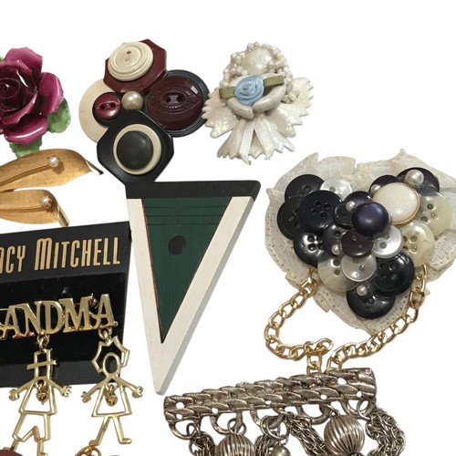 Vintage tragbare Brosche 30 Stück teils signiert Metall Porzellan Blume England NOS - Bild 9 von 10