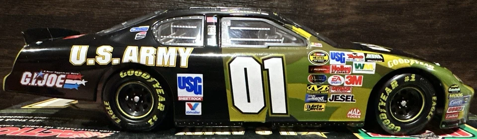 2004 Joe Nemechek #1 U.S. Army/G.I. Joe 40th Anniversary 1/24 Action Nascar Bank - Image 4 of 4