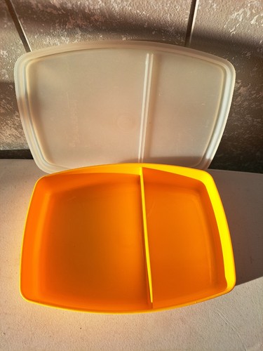 Vintage Tupperware Slim Packette Divided Container #813 with #814 Seal Lid - Picture 4 of 4