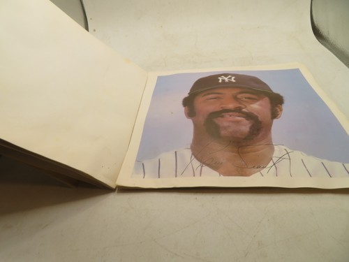 RON GIUDRY AUTOGRAPH + 3 1979 yankees PICTURE ALBUM BILLY MARTIN TOMMY JOHN - Picture 7 of 9