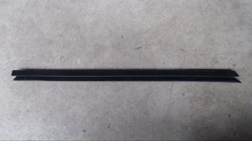 Schachtabdichtung Innen TÜR Vorne Rechts 51337060234 BMW 318d DPF Touring Bj