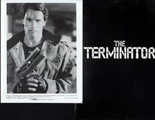 THE TERMINATOR PRESS KIT w/8 + 1 PHOTOS + NOTES + FOLDER ARNOLD SCHWARZENEGGER