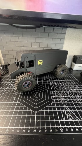 Scx24 blacked Out UPS TRUCK With Chassis! 155mm - Picture 7 of 9