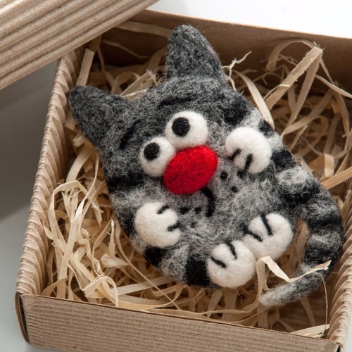 Funny Felt Cat Brooch – Handmade Wool Pin – Gift for Cat Lover – Eco Jewelry - Picture 2 of 4