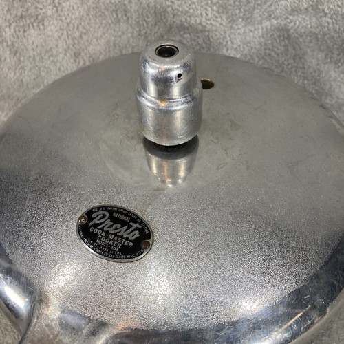 Vintage Presto Cook Master 4 Quart Pressure Cooker with Jiggler Model 404 - Picture 3 of 12