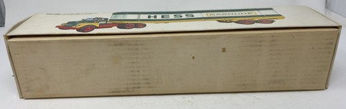 Vintage 1976 HESS Toy Truck with original box and 3 Barrels Excellent Condition! - Picture 7 of 24