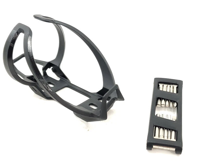 Bottle cage with multi tool clearance