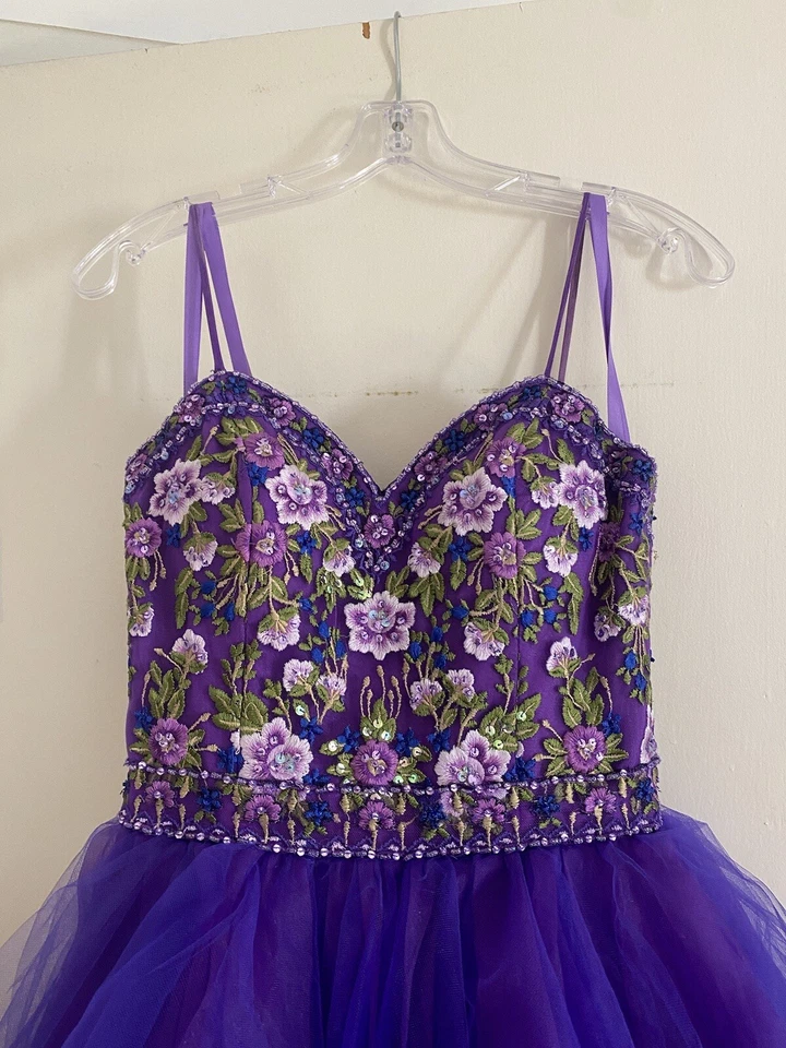 Vestido de formatura Morilee Madeline Gardner, corpete bordado, silhueta de vestido de baile - Imagem 2 de 4