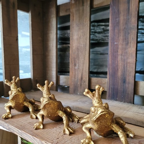 3 x Froschkönig Frosch Gold Märchen Figur Skulptur Krone Dekoration Prinz Küssen - Bild 8 von 11