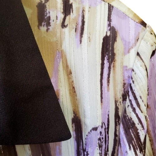 Conjunto Blusa Kathy Roberts Estampado Abstracto Abotonada Carrera Top Púrpura Talla 16 - Imagen 5 de 8