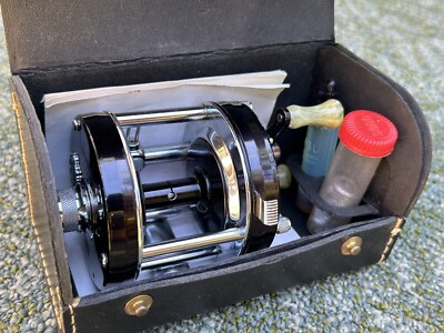 Vintage ABU Garcia Ambassadeur 5000 C Baitcasting Reel With Vintage ABU Garcia Ambassadeur 5000 C Baitcasting Reel With