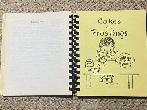 Recipes From Friends And Family 1980 Cookbook Vintage Recipe Book - Picture 5 of 11