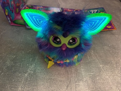 Furby Galaxy, interaktives Plüschtier, leuchtet im Dunkeln, ca 15 cm hoch, neuwe - Bild 5 von 5