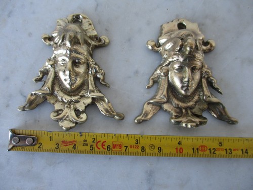 Vintage Salvage Brass Two Feet Leg Lady Shape Old Coffee Store Dispenser Part - Afbeelding 1 van 9