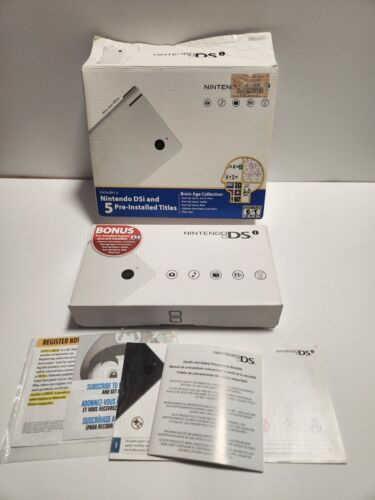 Lot console portable Nintendo DSi blanche avec boîte d'origine et inserts SEULEMENT - Photo 1/9