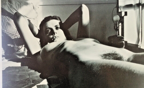 HELMUT NEWTON NUDE WOMAN MUSEUM FRAMED LARGE FRAMED VINTAGE PHOTO 16” x 20”! - Picture 3 of 5