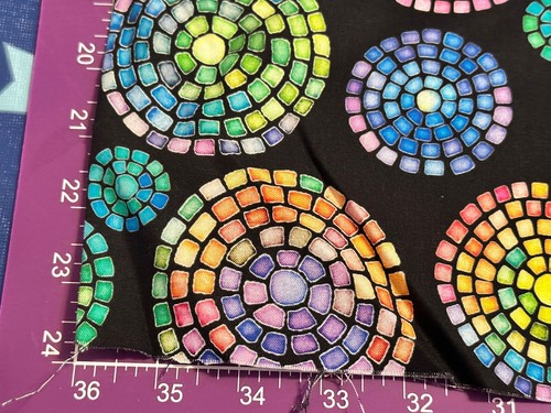 Fabric Brilliance Mosaic Circles QUILTING TREASURES Cotton 1/4 Yd   1649-28322-J - Picture 3 of 4