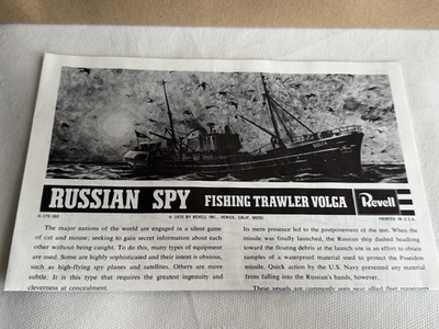 REVELL RUSSIAN SPY SHIP FISHING TRAWLER VOLGA Model Kit 1:142