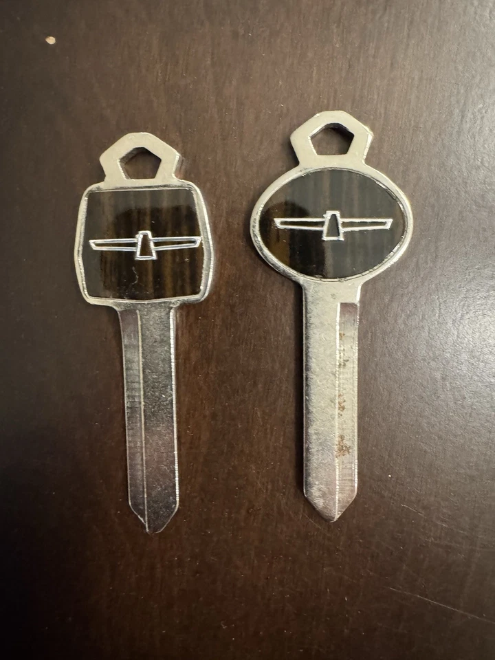 ПУСТОЙ НАБОР ДЕРЕВЯННЫХ КЛЮЧЕЙ FORD THUNDERBIRD 1978 Diamond Jubilee подходит для всех 1965-1984 - Изображение 2 из 3